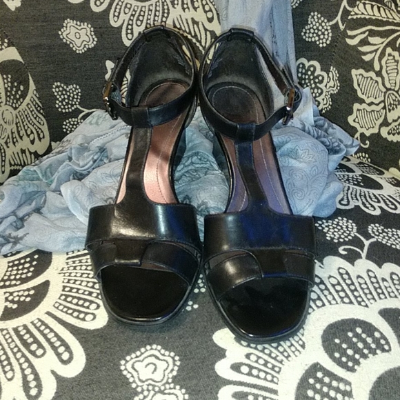 Joan&David Black Leather Dress Sandals - Picture 2 of 6